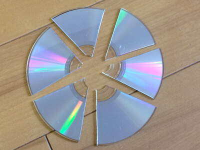 SK11 ストロング万能はさみSST-250でCDを裁断