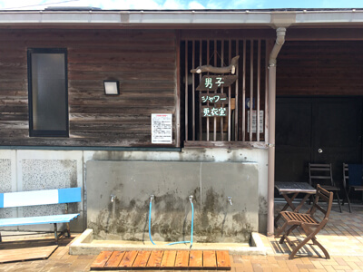 赤田海水浴場のシャワー外観