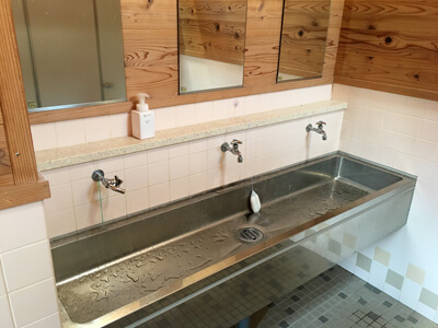 赤田海水浴場のシャワールーム