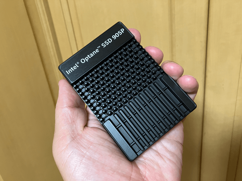 Intel Optane SSD 905Pの本体